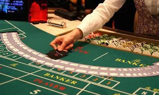 Filipino player browsing bons Slots categories on a smartphone browser